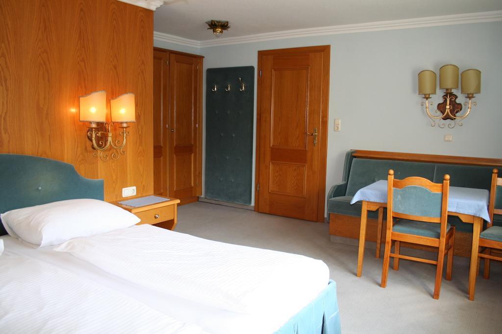 Gasthaus Uberfuhr Hotel Elsbethen Room photo